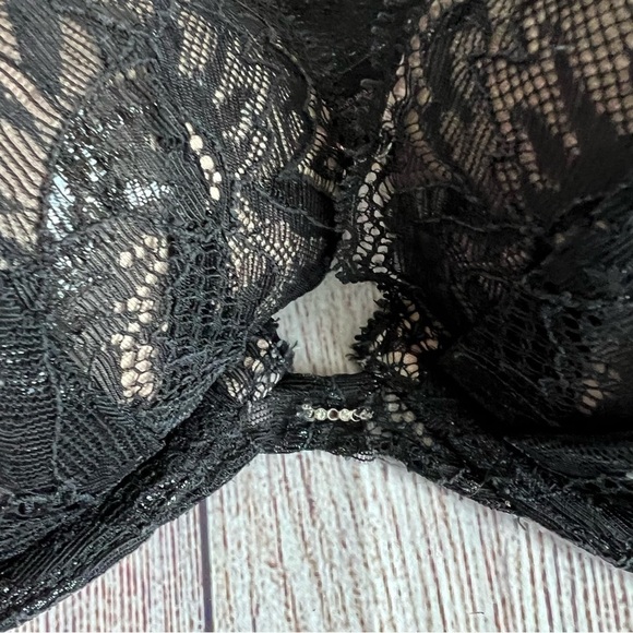 Victoria’s Secret Black Lace Bra 34D - Picture 2 of 4